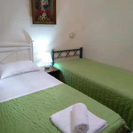 Comfortable Ermoupolis Appartamento
